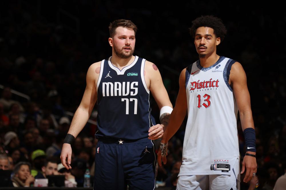 展现出她在 展现出她在